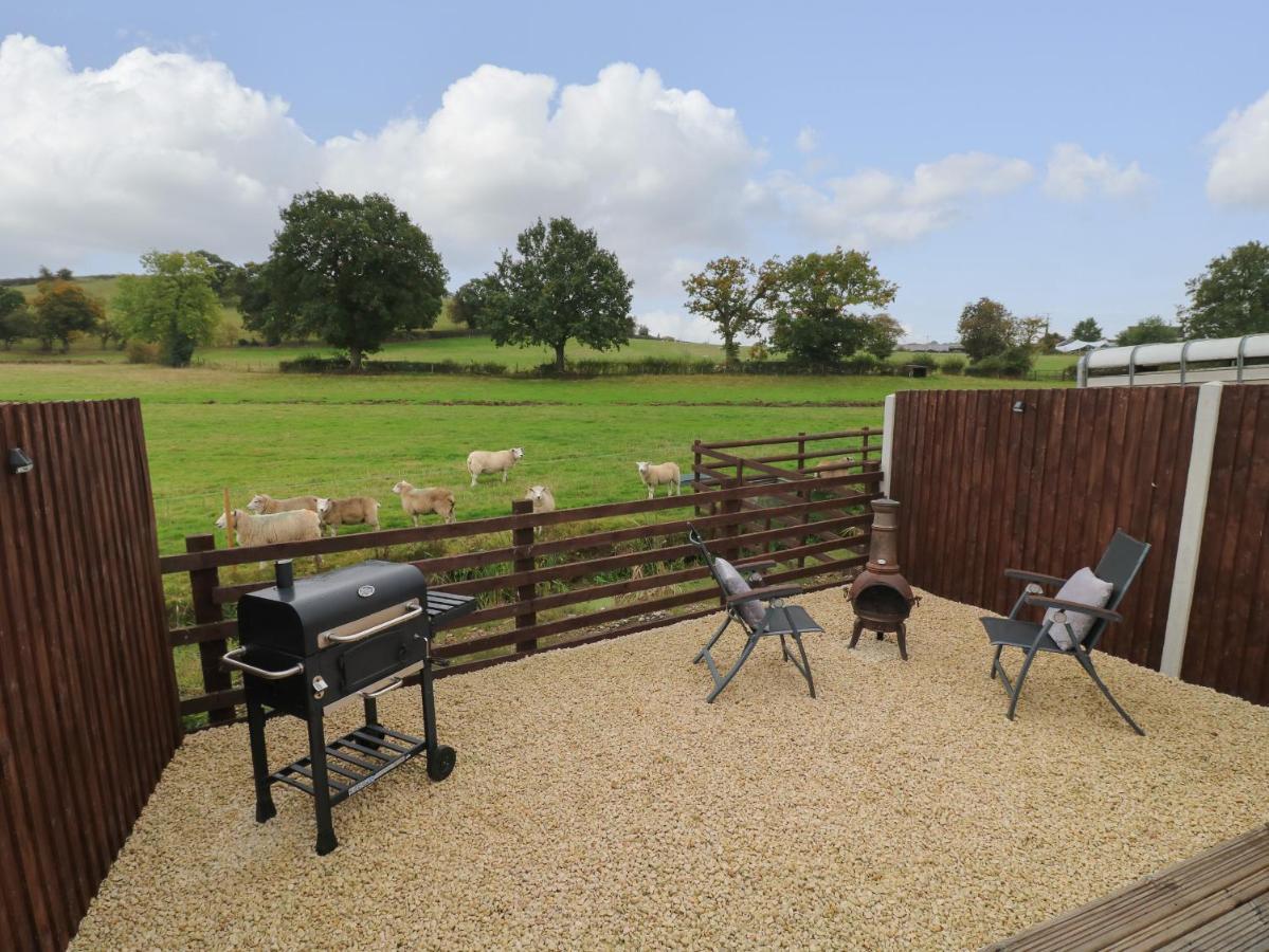 The Pod At Bank House Farm Villa Stafford Exterior photo